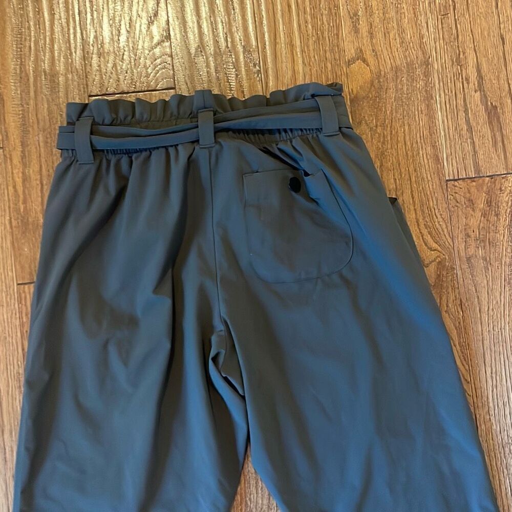 Athleta skyline paperbag olive green pant size 2 - Picture 11 of 11